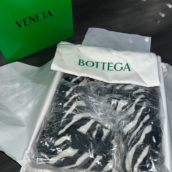 Bottega Veneta black and white zebra print boots SIZE 41. PRICE IS NEGOTIABLE main image 4